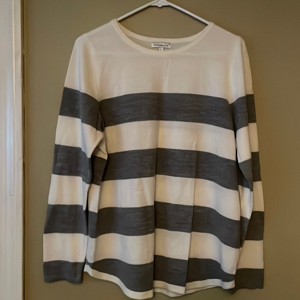 Sweater size L